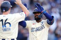 テオスカー・ヘルナンデスが決勝の３ランホームランを放った。(C) Getty Images