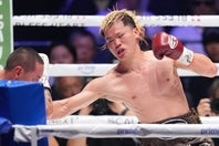 那須川は難敵エストラーダを９回終了後TKOで下した。写真：産経新聞社