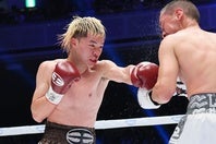 那須川天心はエストラーダをTKOで撃破した。写真：産経新聞社