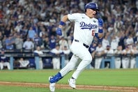 ３回２死一、二塁の場面で二塁走者コールが飛び出してしまい、チャンスを潰してしまった。(C)Getty Images