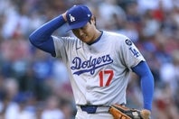 球審によっては、手で頭を触っただけでABSチャレンジを行なうと判断される場合も。(C)Getty Images