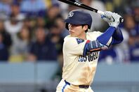 日本時間14日のレンジャーズ戦ではスタメン落ちとなったキム・ヘソン。(C) Getty Images