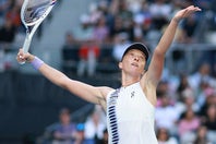 サービスに違和感があったというシフィオンテクは、新コーチ招聘に合わせ「今こそ自分に合うフォームを見出す時」との考えのもと修正に踏み切った。 (C)Getty Images