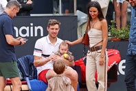 ２年前のイタリア国際で準優勝し、家族とくつろぐジャリー。その裏で恐るべき脅迫被害に遭っていたことが明らかになった。(C)Getty Images