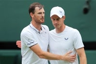 弟アンディ（右）に続き、兄ジェイミー（左）も引退。長く英国テニスを牽引したマリー兄弟がコートを去った。(C)Getty Images