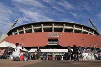 ５月９日にマツダスタジアムで行なわれるヤクルト戦の始球式ゲストにお笑い芸人の岡部大さんが決定した。(C)Getty Images