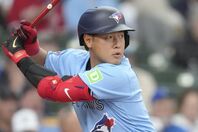 スランプに直面しながらも、前向きな姿勢を示しているブルージェイズの岡本。(C)Getty Images