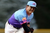 ドジャース戦に先発したロッキーズの菅野は、４回５失点でマウンドを降りた。(C)Getty Images