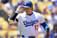 大谷はロッキーズとの試合前にファンへ神対応をした。(C)Getty Images