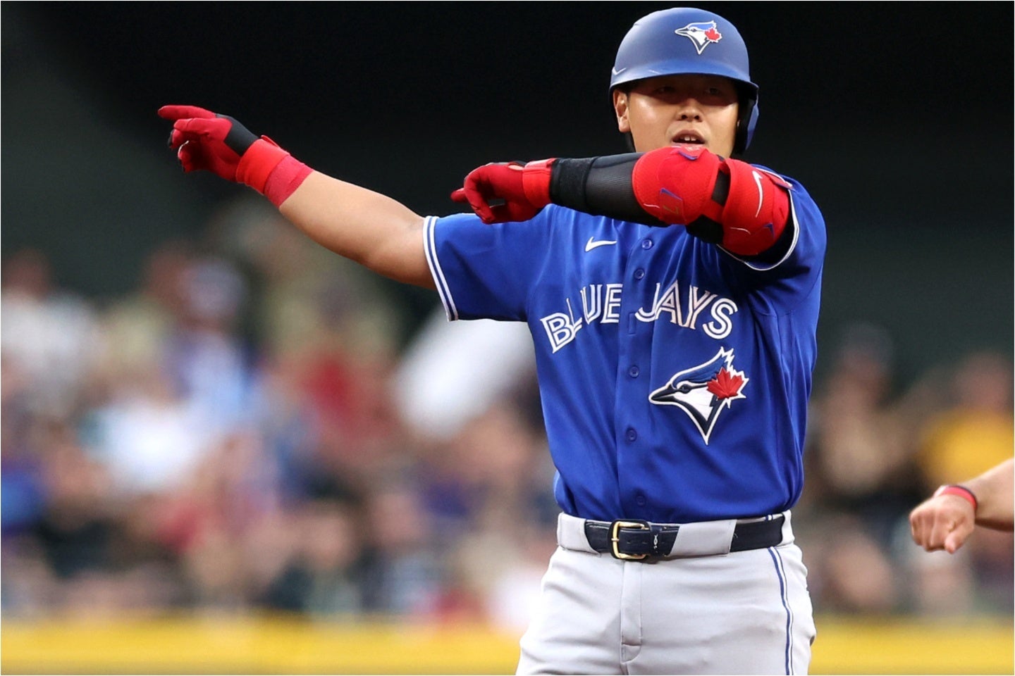 ２安打１打点の活躍を見せたブルージェイズの岡本。しかしチームは敗れ６カード連続の負け越しとなった。(C)Getty Images