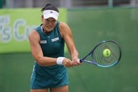 手首のケガでツアーを離れて８カ月、石井さやかは自身のテニスに様々な改良を加えた。特にバックハンドは「自分の中ではかなり変わっている」と語る。写真提供：富士薬品セイムス ウィメンズカップ