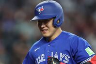 本塁打を含む２安打３打点の活躍を見せたブルージェイズの岡本。(C) Getty Images