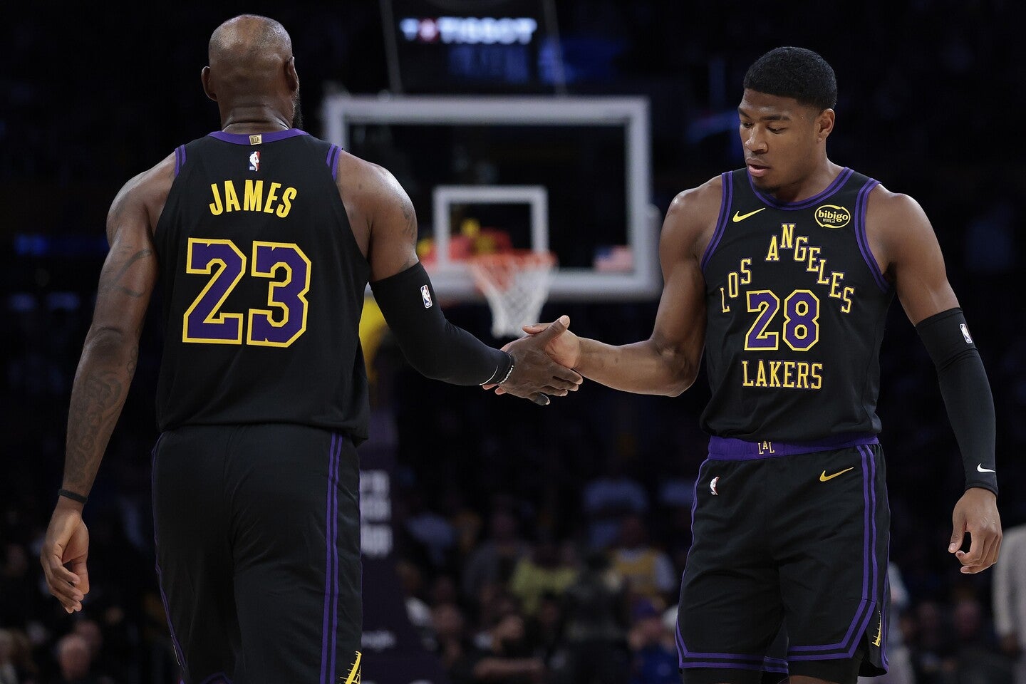 レイカーズはレブロンがゲームハイの28得点。八村も13得点、５リバウンドの活躍を見せ、ロケッツとの接戦を制した。(C)Getty Images