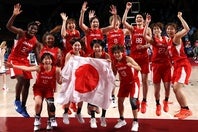 東京五輪では初の銀メダルを獲得した日本の女子バスケットボール。(C)Getty Images