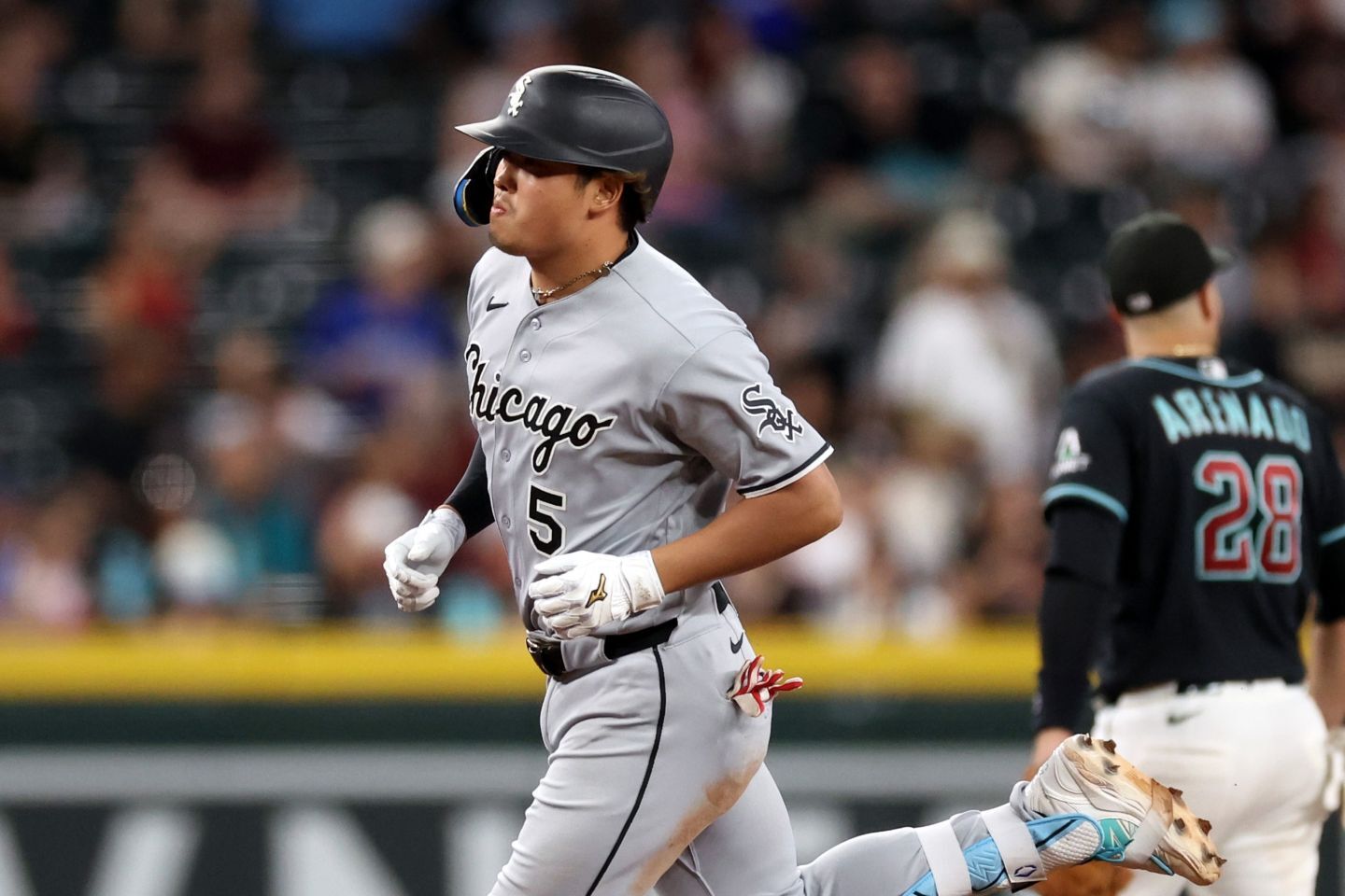 ５戦連発となる10号２ランを放った村上。(C) Getty Images