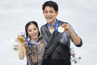 ミラノ・コルティナ五輪で金メダルを獲得したりくりゅう。(C)Getty Images