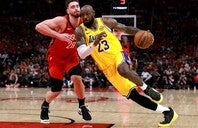 レブロンはロケッツとのシリーズで平均25.3点、9.7リバウンド、8.7アシスト、2.0スティールをマークしている。(C)Getty Images