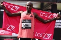 ロンドンマラソンを１時間59分30秒で走破し、人類史上初めて２時間を切ったサウェ。(C)Getty Images