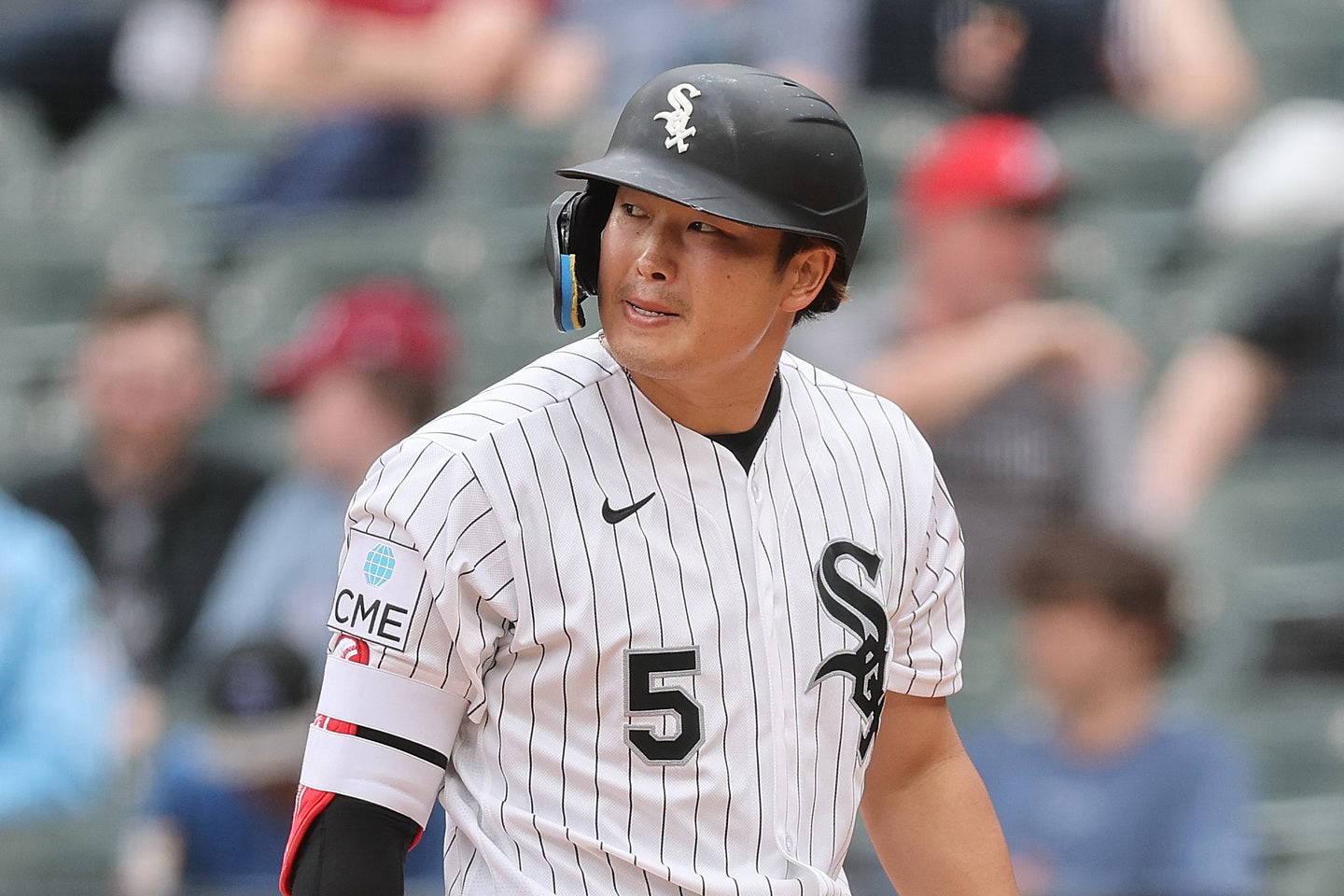 ホワイトソックスの村上宗隆が気迫のプレーを披露し、現地ファンを沸かせた。(C) Getty Images