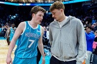 デューク大出身のフラッグ(右)とカニップル(左)の新人王争いは、ドラ１フラッグに軍配があがった。(C)Getty Images