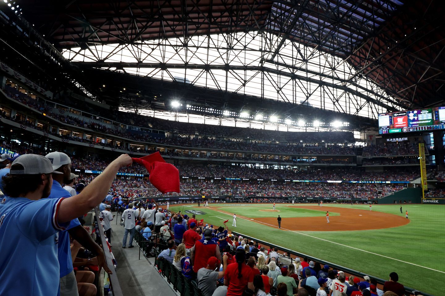 レンジャーズの本拠地グローブライフ・フィールド。観客席では残念な出来事が起きていた。(C) Getty Images