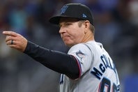 マーリンズを率いて２年目のマッカロー監督。24年シーズンまでドジャースで一塁コーチを務めていた。(C)Getty Images