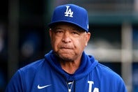 ドジャースのデーブ・ロバーツ監督。満塁の状況で極端に打撃成績が低下するチームとなってしまっている。(C) Getty Images