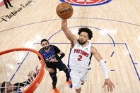 カニングハムがプレーオフにおける球団記録を更新する爆発で、ピストンズが２勝目をあげた。(C)Getty Images