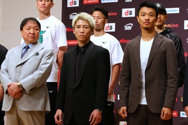 井上（真ん中）と中谷（右）の試合がメインのビッグ興行の舞台裏を大橋会長（左）が明かした。写真：梅月智史（THE DIGEST写真部）
