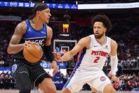 ３勝２敗のマジックvsピストンズをはじめ、イーストは全４シリーズが６戦以降の決着に。(C)Getty Images