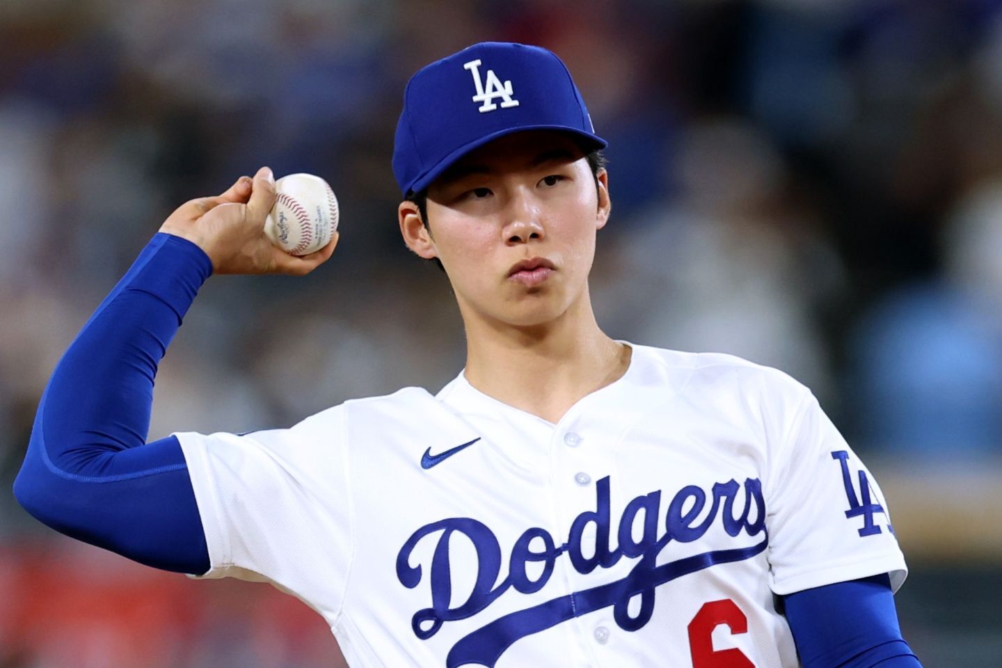 現地28日の試合で大谷を助ける好守を見せたキム・ヘソン。(C) Getty Images