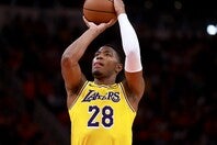 八村が前半を終えて10得点をマークした。(C)Getty Images