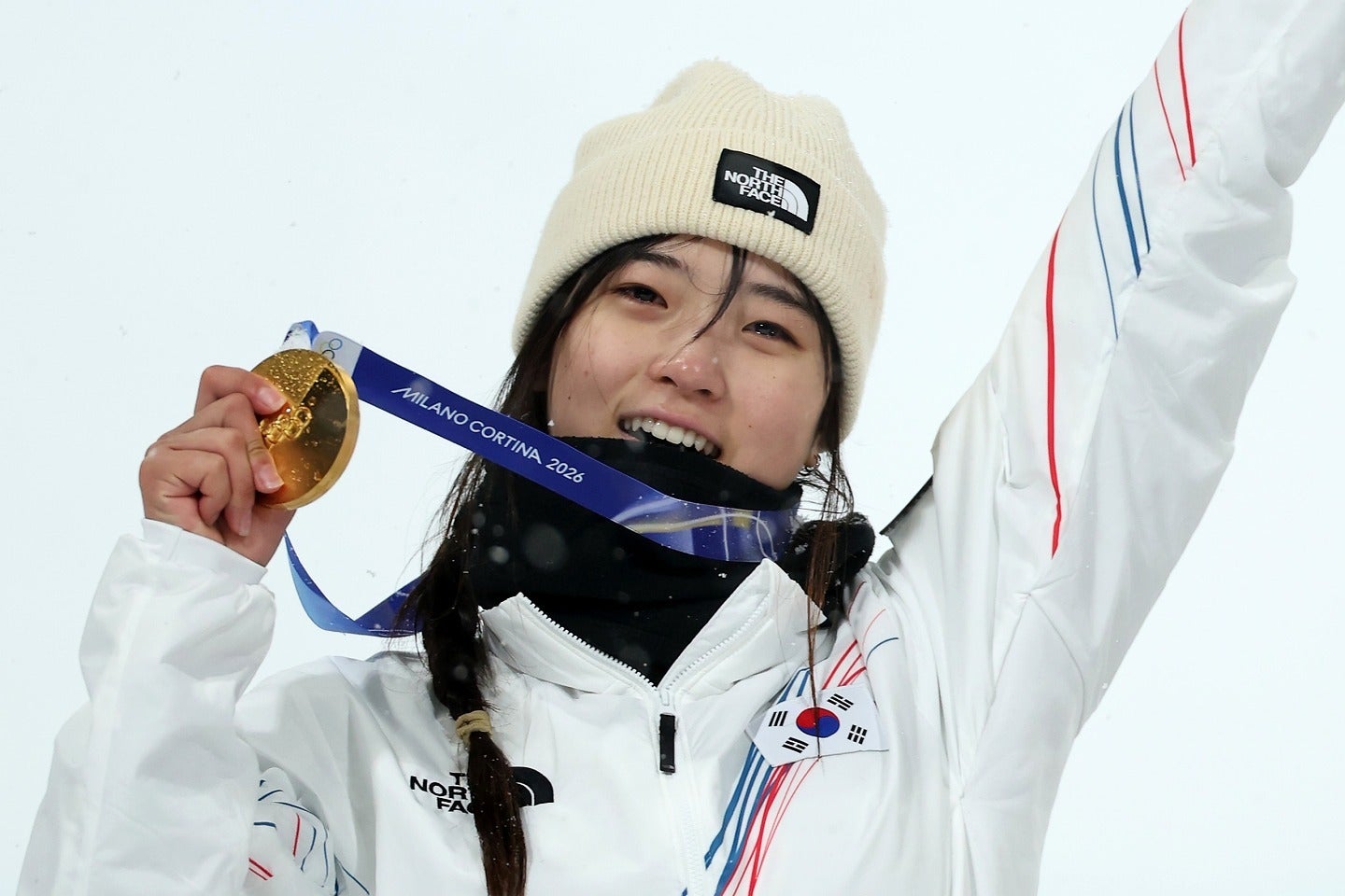 渋谷の街を堪能したミラノ・コルティナ五輪金メダルのチェ・ガオン。(C)Getty Images