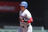 岡本は９回に３戦連発となる９号２ランを放った。(C) Getty Images