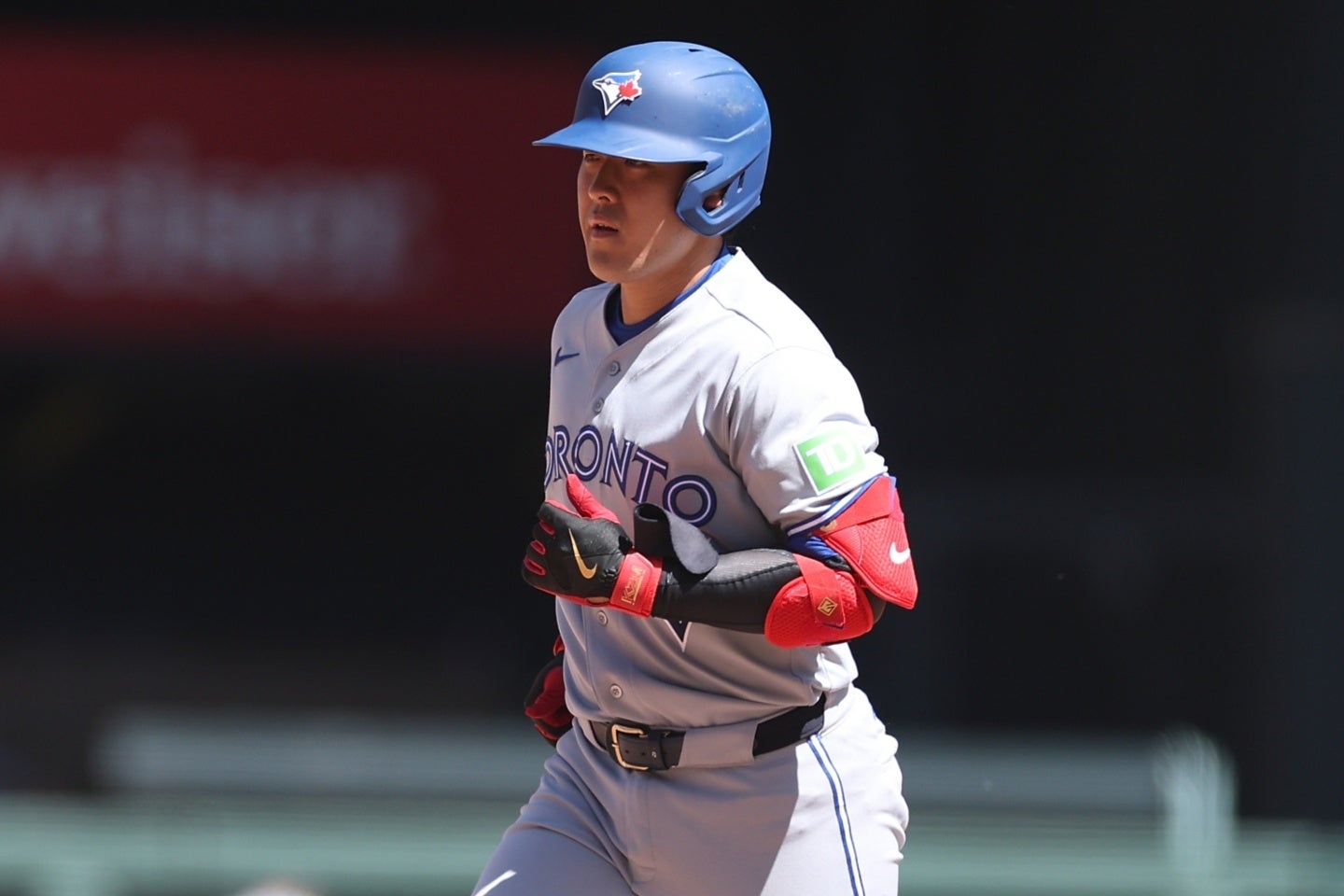 3戦連発！ 岡本和真が圧巻9号2ラン 勢い止まらず9回に意地の一発
