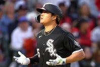 MLBの速球に対応できている村上。(C)Getty Images