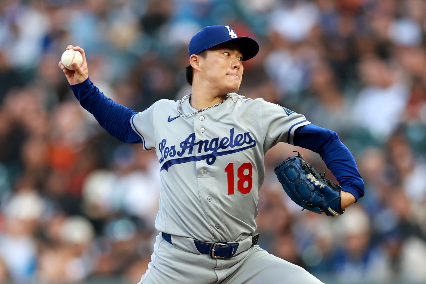 今季３勝目を挙げた山本。米メディアがCY賞投手超えの記録を伝えた。(C) Getty Images