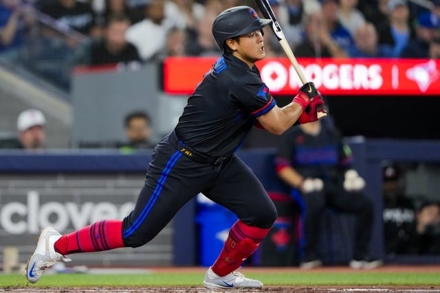 エンジェルス戦で先制打を放ったブルージェイズの岡本。(C)Getty Images