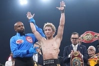 中谷に判定勝利した４団体統一王者の井上。渡嘉敷氏は階級アップを勧めた。(C)Lemino/SECOND CAREER/NAOKI FUKUDA