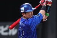 DeNAの正捕手・山本祐大が、ソフトバンクとの２対１の交換トレードで電撃移籍することが決まった。(C) THE DIGEST