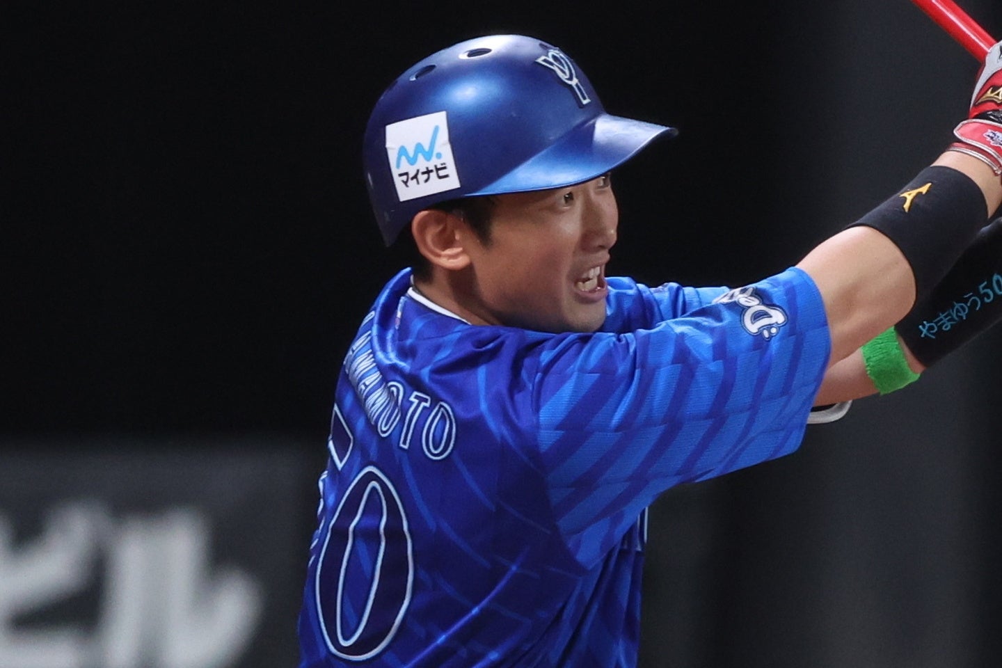 DeNAの正捕手・山本祐大が、ソフトバンクとの交換トレードにより新天地へ移ることになった。(C) THE DIGEST