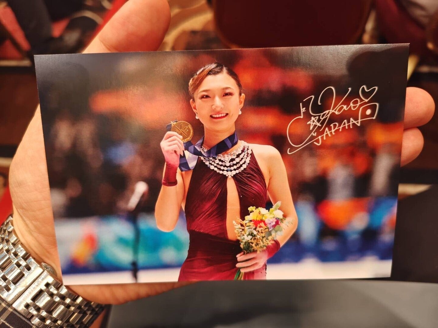 引退会見に出席したメディアに配布された坂本花織のポストカード。(C)THE DIGEST