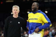 グリーン(右)はカーHC(左)とともにウォリアーズを４度の優勝に導いた。(C)Getty Images