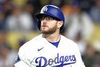 チャレンジするべき場面でしなかったマンシー。非常に優れた選球眼を持つ選手のはずだが...。(C)Getty Images