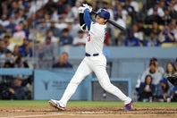 大谷翔平や山本由伸ら擁するドジャースの試合を本拠地ドジャー・スタジアムで観戦した芸能人に視線が集まった。(C)Getty Images
