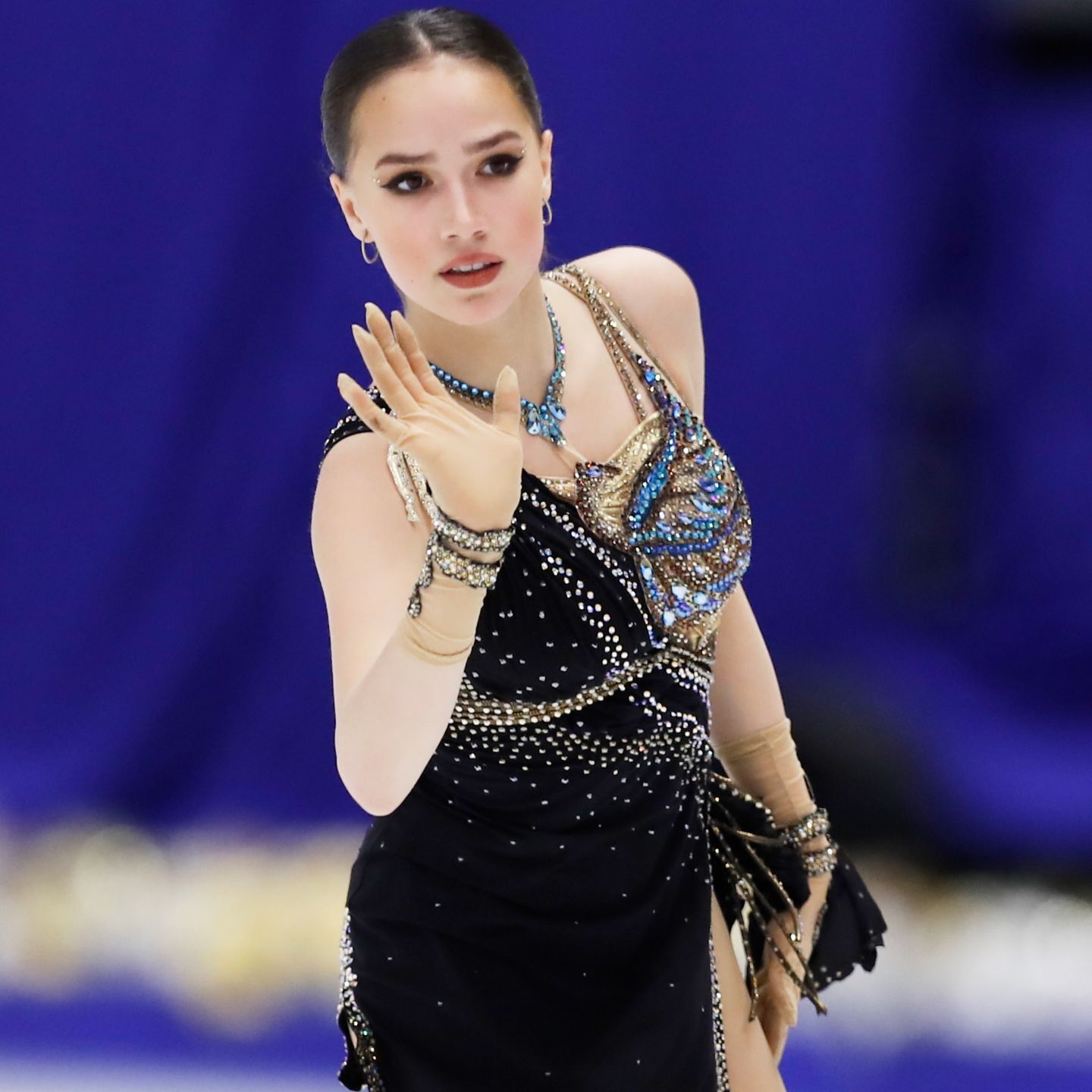 もうすぐ24歳になるザギトワ。その美貌に磨きがかかる。写真：森田直樹/アフロスポーツ