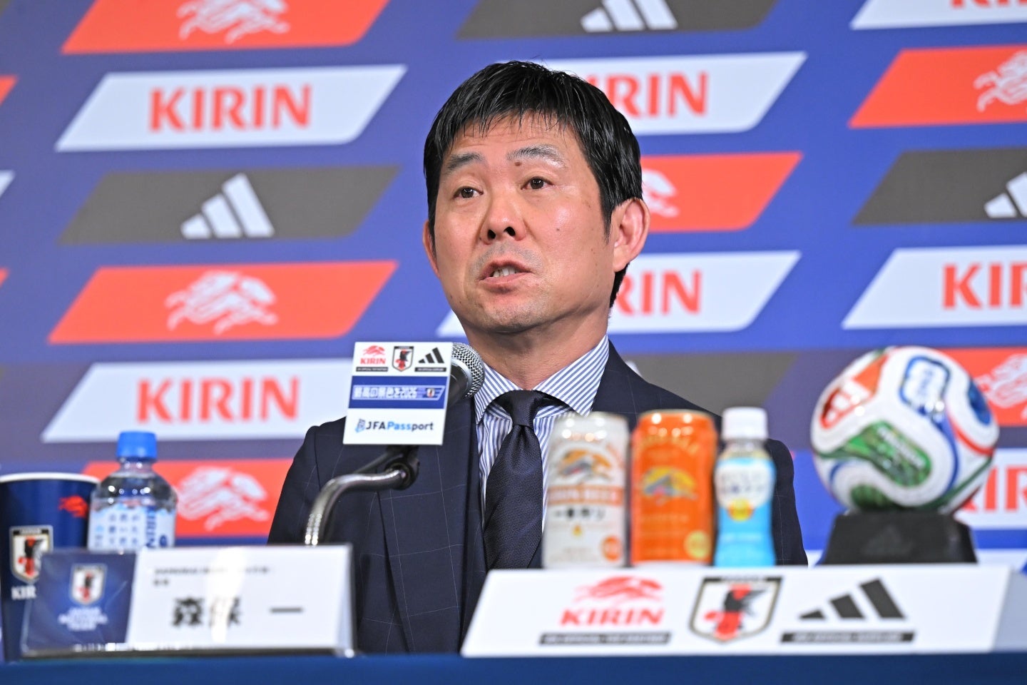 26人のW杯代表メンバーを発表した森保監督。写真：金子拓弥（THE DIGEST写真部）