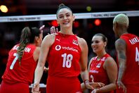 充実のシーズンを終えたギュネシュ。所属するワクフバンクSKは初の三冠を達成した。(C)Getty Images