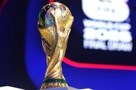 W杯のトロフィーはイタリア・ミラノ近郊の町工場で製造されている。(C)Getty Images
