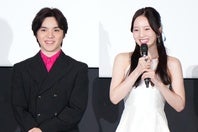 交際中の宇野昌磨（左）さんと本田真凜（右）さん。共同でインスタグラムを更新し、意味深な投稿だと話題になっている。(C)THE DIGEST